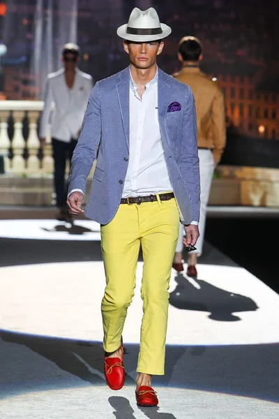 Look 25